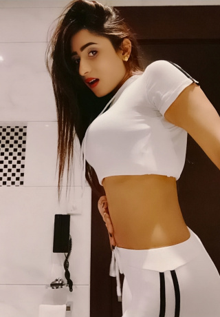 Experience The Pleasure Sexy Escort Akruti. 1